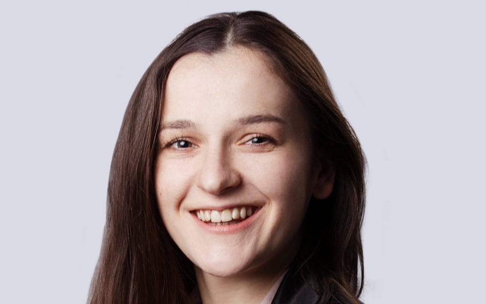 Agata Rozszczypała: O ile więcej od kobiet zarabiają mężczyźni