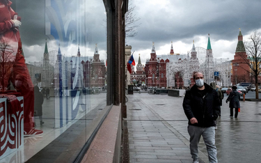 Inwestorzy wyprzedają rosyjskie obligacje. Strach przed sankcjami
