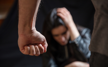 Przemoc domowa: Policja będzie wydawać zakaz zbliżania się liczony w metrach