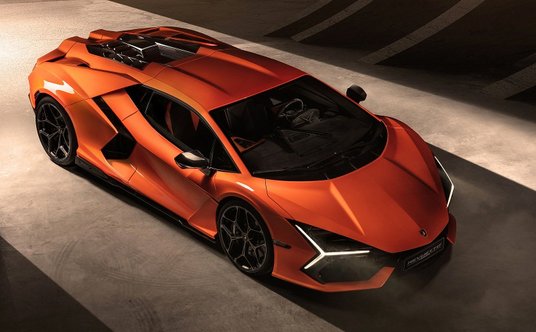 Lamborghini Revuelto
