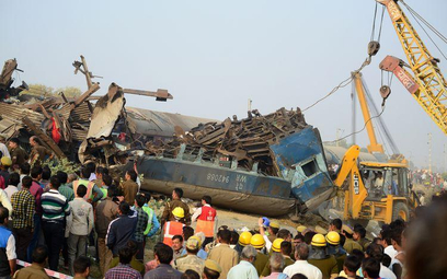 Zabici i ranni w katastrofie pociągu w Indiach
