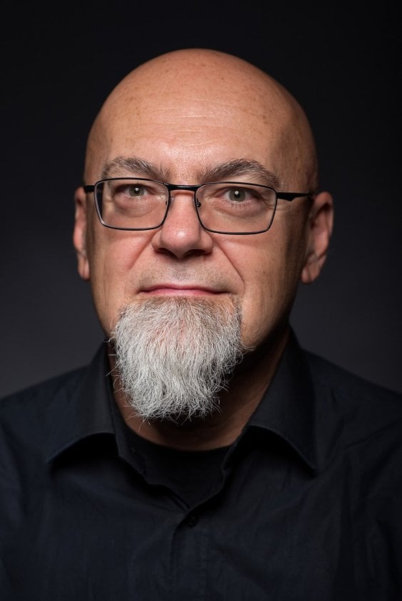 prof. dr hab. Paweł Golik pracuje w Instytucie Genetyki i Biotechnologii na Wydziale Biologii Uniwer