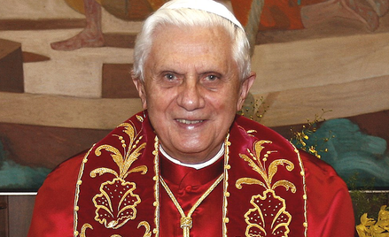 Benedykt XVI słabnie. "Pielgrzymuję do domu Ojca"
