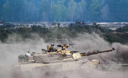 Czołg Abrams podczas ćwiczeń Anakonda-23 na poligonie w Nowej Dębie, maj 2023