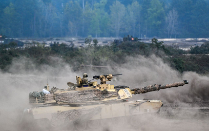 Czołg Abrams podczas ćwiczeń Anakonda-23 na poligonie w Nowej Dębie, maj 2023