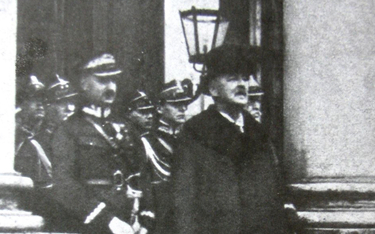 Prezydent Gabriel Narutowicz w otoczeniu polskich oficerów, 11 grudnia 1922 r.