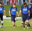 Trening Włochów. Trochę widać, że im wstyd. Drugi z prawej mózg drużyny Andrea Pirlo
