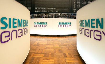 Akcje niemieckiej spółki Siemens Energy traciły podczas piątkowej sesji ponad 30 proc.