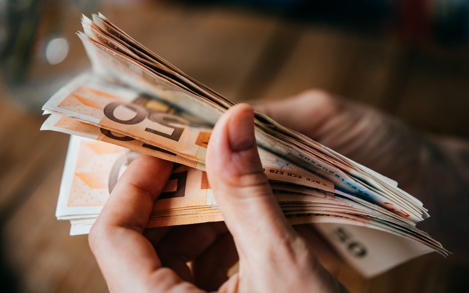 Euro próbuje wykorzystać sprzyjający moment, ale to nadal nie przełom