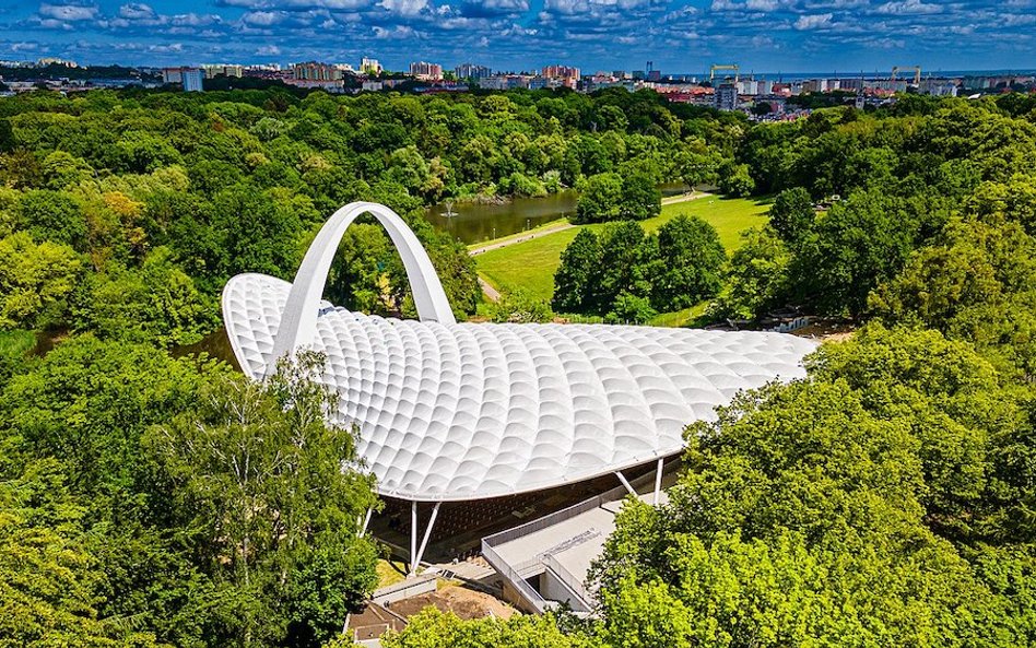 Budowę Teatru Letniego w Szczecinie zakończono w 1976 roku. Autorem projektu był szczeciński archite