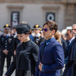 Pier Silvio Berlusconi, w środku, i Barbara Berlusconi, po prawej, przybywają na państwowy pogrzeb S