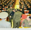Dzang Song Thaek wyprowadzany z sali obrad. Zdjęcie opublikowano 9 grudnia.