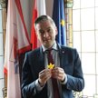 Prezydent Słupska Robert Biedroń w swoim gabinecie
