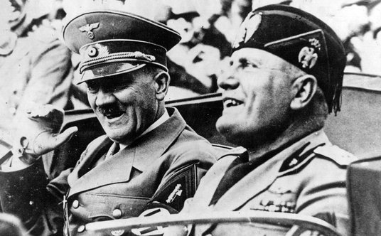Hitler i Mussolini podczas przejazdu ulicami Monachium, 28 września 1938 r.