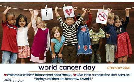 Plakat ubiegłorocznego Światowego Dnia Raka z hasłem „Kocham moje dzieciństwo bez dymu”