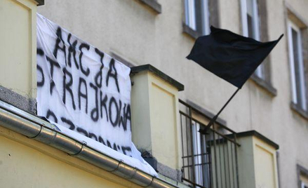 Strajk ostrzegawczy jest dopuszczalny tylko w fazie mediacji
