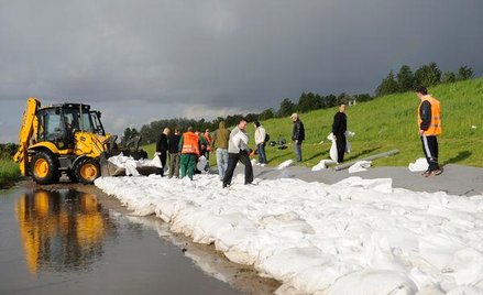 Pierwsze pieniądze na odbudowę dróg i mostów
