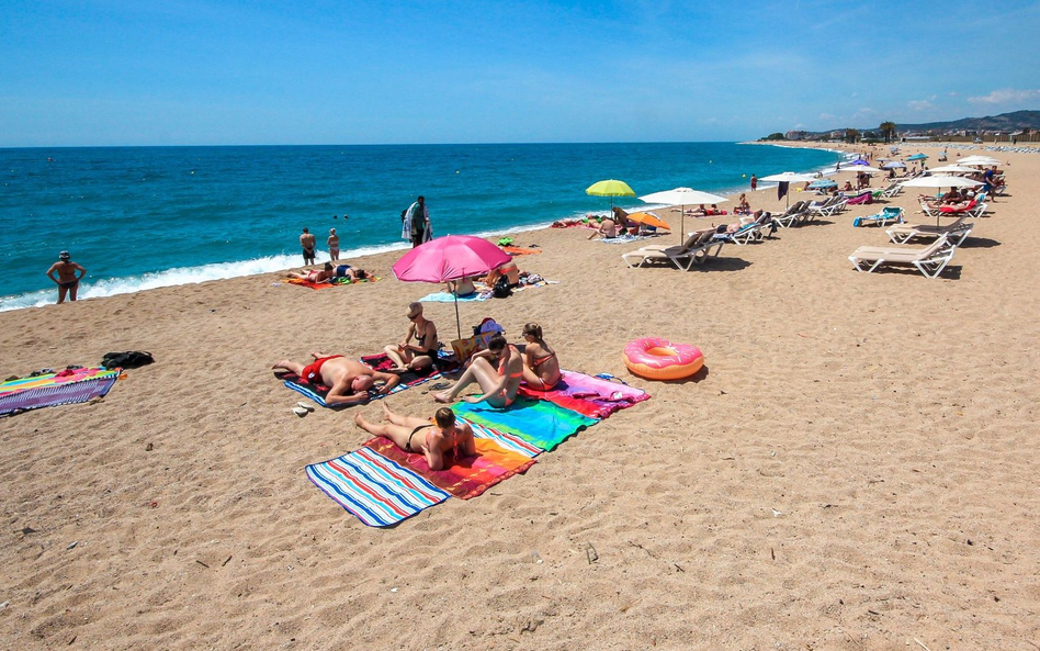 Najwięcej Europejczyków, w tym Polaków (trzecie miejsce) deklaruje wyjazd na plażę po słońce i relak