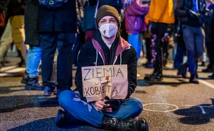 Strajk Kobiet: Ratusz zapytany o koszt czyszczenia pomników