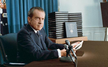 5 czerwca 1970 r. prezydent USA R. Nixon nakazał wdrożyć plan Hustona, który przewidywał gromadzenie