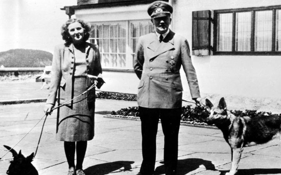 Adolf Hitler i Ewa Braun w Berghofie, alpejskiej rezydencji wodza III Rzeszy (1938 r.)