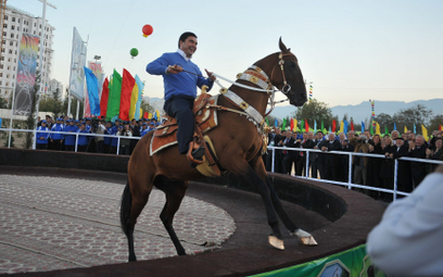 Dyktator Turkmenistanu na koronawirusa zaleca ziółka