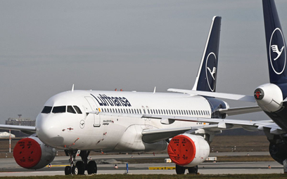 Lufthansa ratuje się w pandemii turystami