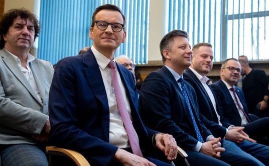 Prezes Stowarzyszenia Rozwój Plus Mateusz Morawiecki i posłowie PiS Robert Gontarz i Janusz Cieszyńs