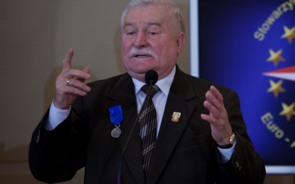 Lech Wałęsa nie spotka się z Barackiem Obamą. "Nie pasuje mi" - mówi i... odkłada słuchawkę