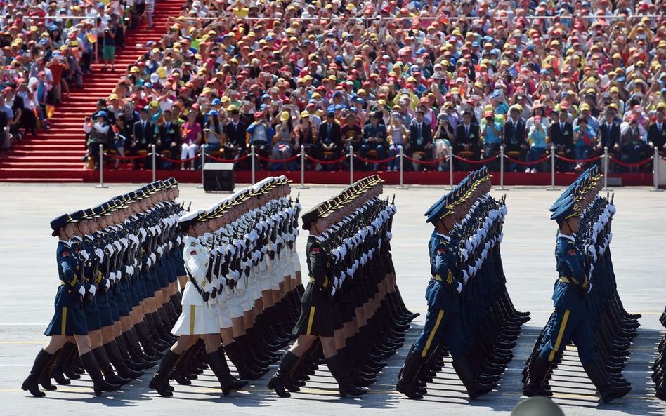 Chińscy żołnierze w trakcie parady na placu Tiananmen, zorganizowanej w 70. rocznicę zakończenia II 