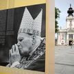 Wystawa plenerowa pt. „Karol Wojtyła. Patron Małopolski” na pl. Jana Pawła II w Wadowicach