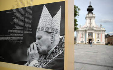 Wystawa plenerowa pt. „Karol Wojtyła. Patron Małopolski” na pl. Jana Pawła II w Wadowicach