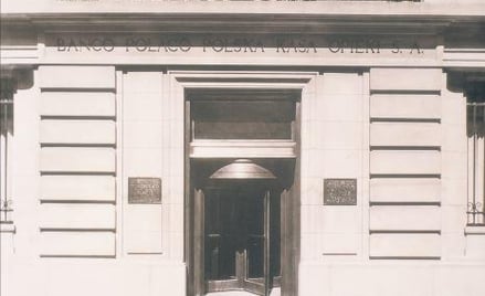 Dla Polaków za granicą powstał Bank Polska Kasa Opieki.
