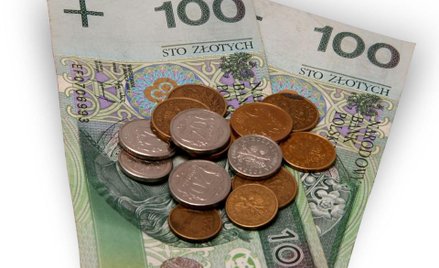 Spóźnienie w wypłacie wynagrodzeń a koszty w miesiącu