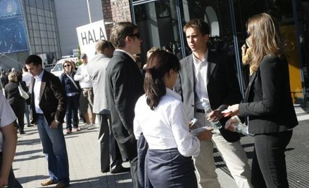 Zdający zadowoleni po egzaminie na aplikacje