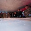 Prezydent Francji Emmanuel Macron i minister obrony Catherine Vautrin wizytują stanowisko dowodzenia