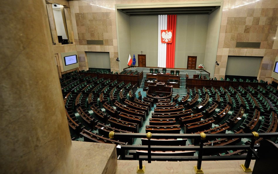 Tajemnicza zwłoka PiS z wnioskami o uchylenie immunitetu posłów opozycji