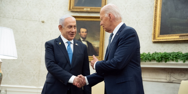 Znawca Bliskiego Wschodu: To Izrael kontroluje Amerykę