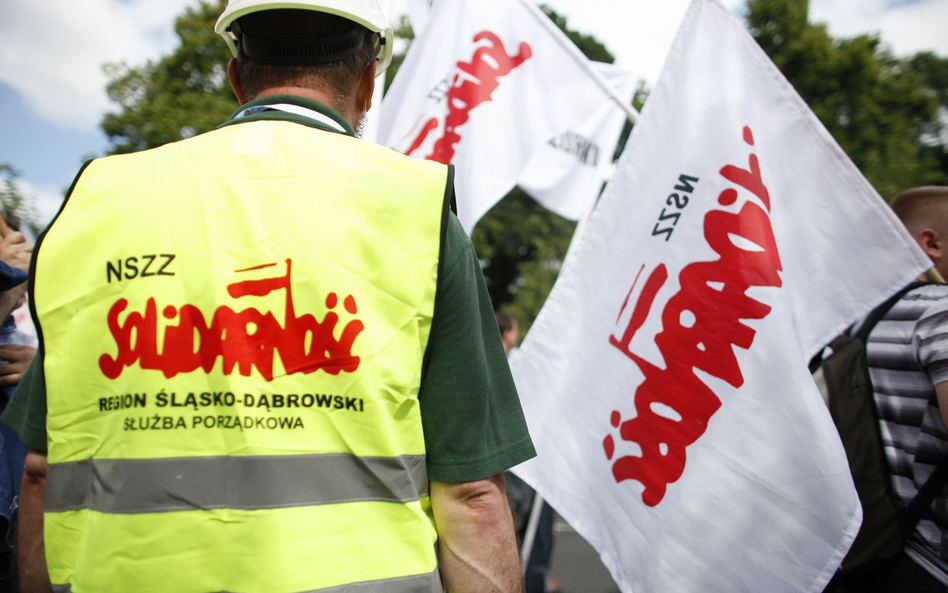 Przekazanie informacji o pracownikach podlegających obronie przez organizację związkową - wyrok Sądu Najwyższego