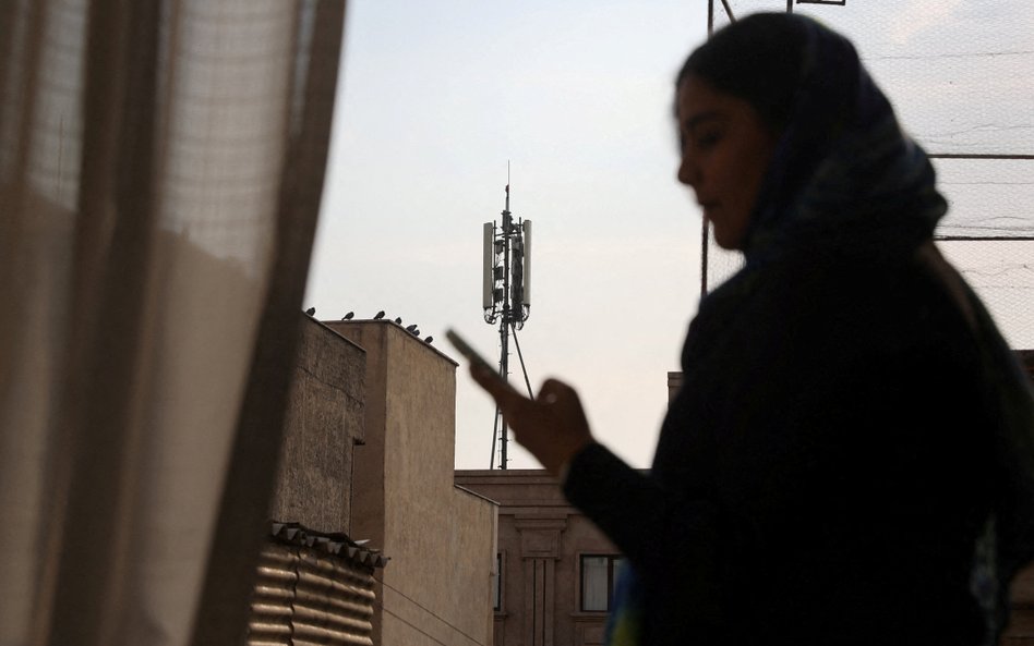 W związku z masowymi antyrządowymi protestami 8 stycznia rząd w Teheranie zablokował dostęp do sieci