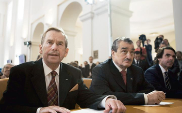 Od lewej: były prezydent Czech Václav Havel, czeski minister spraw zagranicznych Karel Schwarzenberg