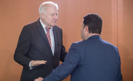 Horst Seehofer (z lewej)