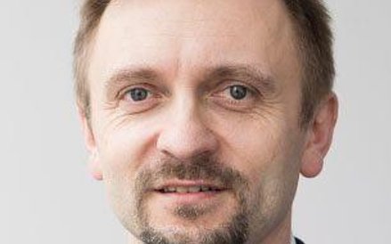 Nie obraziłbym się, gdyby władza centralna przejęła z powrotem część kompetencji samorządów, bo wcze