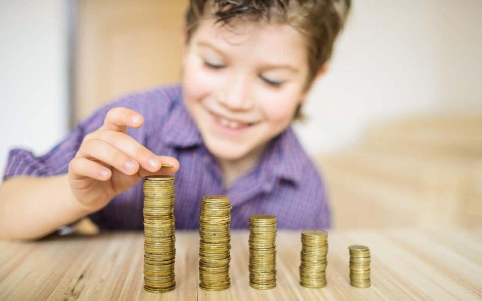 Banki. Konta i karty: dozwolone do lat 18