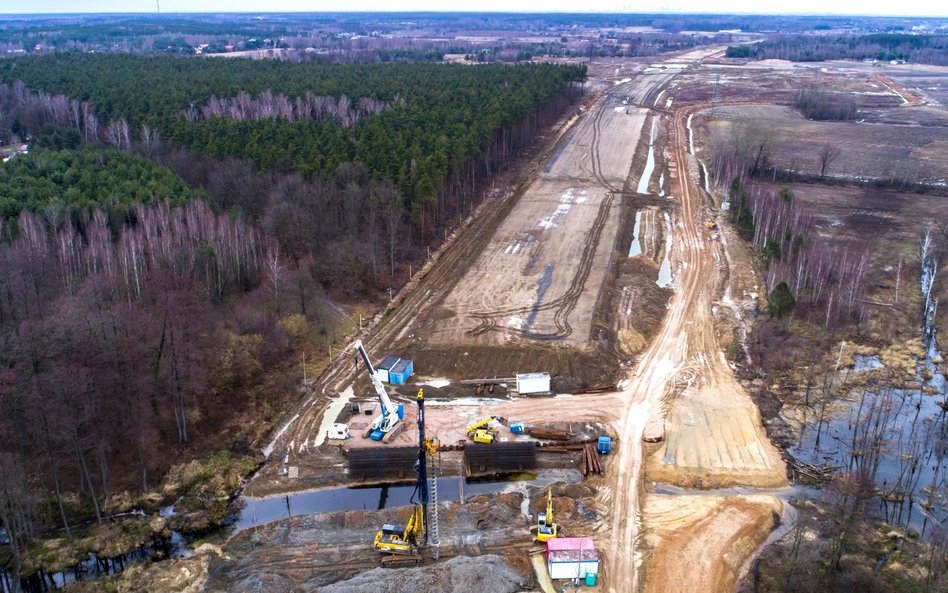 Po przerwie ruszają budowy szybkich dróg. Do grudnia przybędzie 345 km