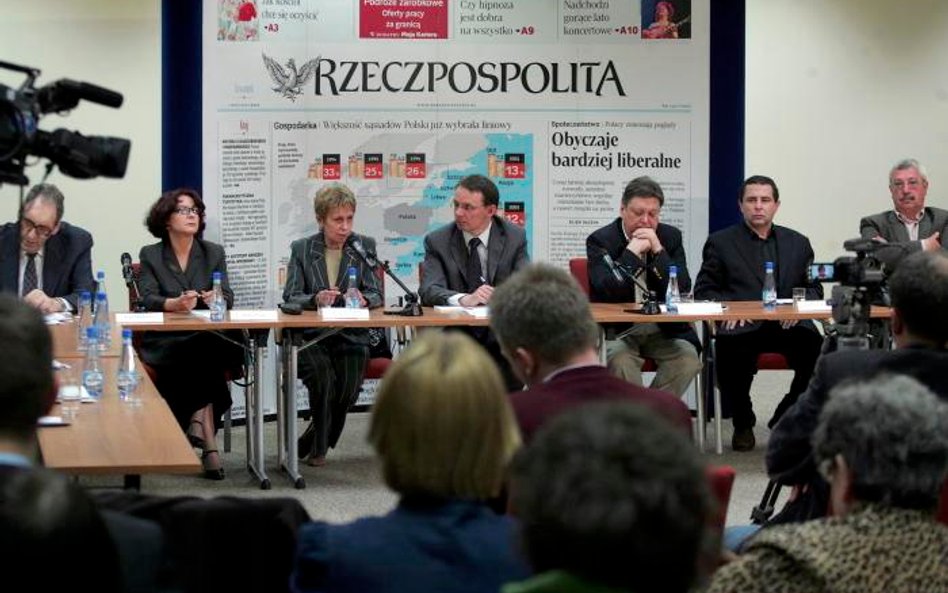 Debata w redakcji "Rz". Na zdjęciu Karol Jakubowicz, medioznawca, Elżbieta Kruk, poseł PiS, Iwona śl