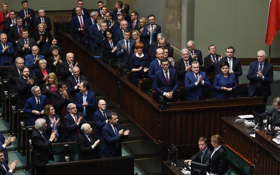 Ryzykowna strategia opozycji wobec rządu