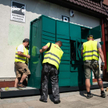 Firmy rekrutują i podnoszą płace