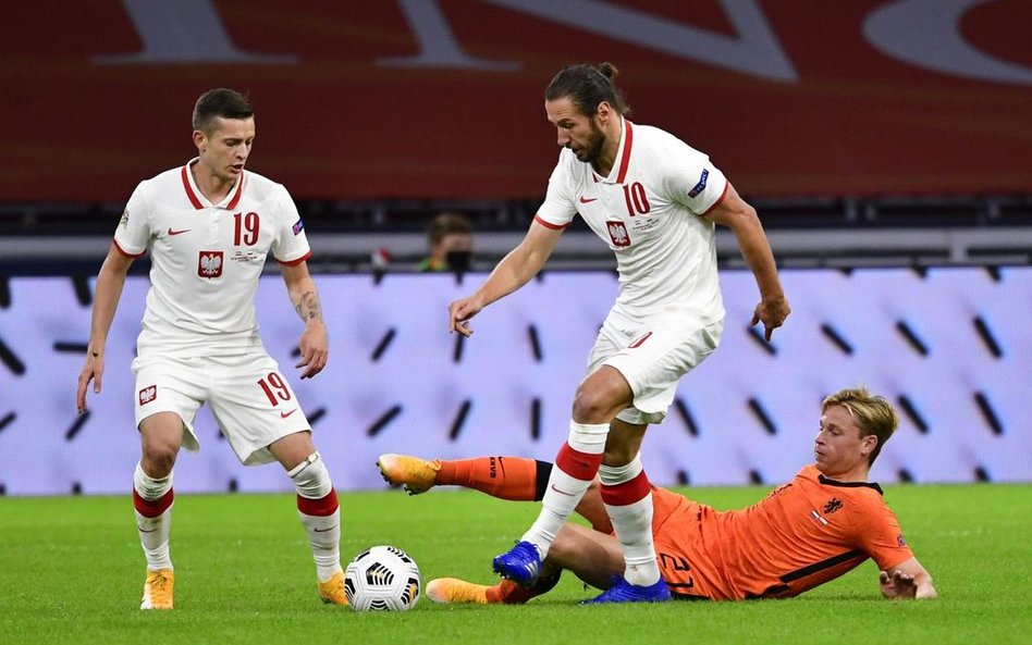 Mandżukić może zagrać z Rybusem i Krychowiakiem