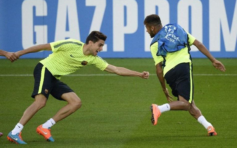 Marc Bartra (z lewej) zastąpi kontuzjowanego Sergio Ramosa